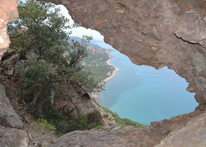 度假居 Su Muscadeddu Tertenìa